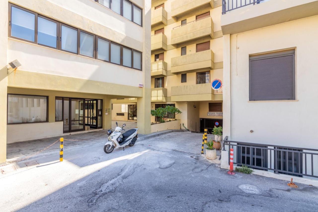 City Center With Free Parking And Port Side View Heraklion (Crete) Exterior foto